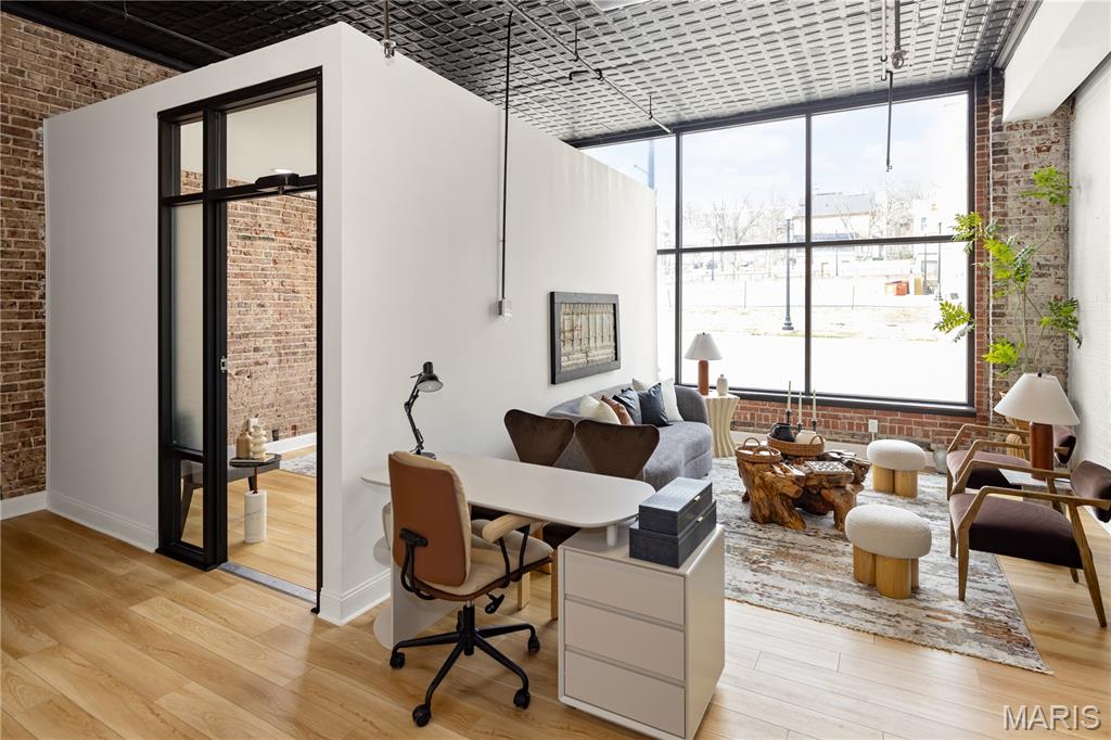 Munsons Sub - Commercial Lease