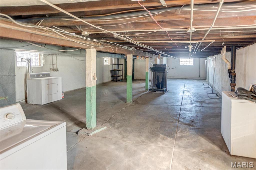 East St Louis, Illinois 62205, United States, 2 Bedrooms Bedrooms, ,1 BathroomBathrooms,Residential,Active,92847