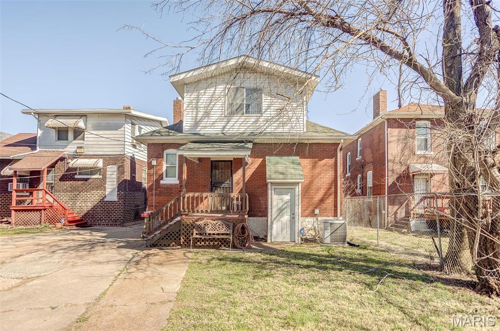 East St Louis, Illinois 62205, United States, 2 Bedrooms Bedrooms, ,1 BathroomBathrooms,Residential,Active,92847
