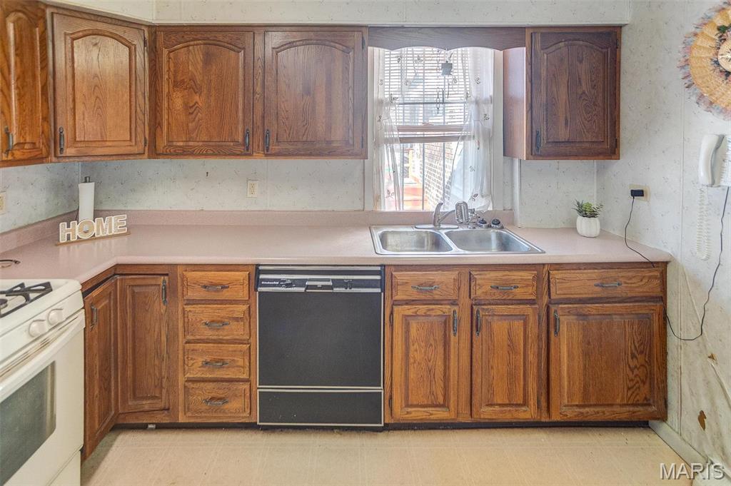 East St Louis, Illinois 62205, United States, 2 Bedrooms Bedrooms, ,1 BathroomBathrooms,Residential,Active,92847