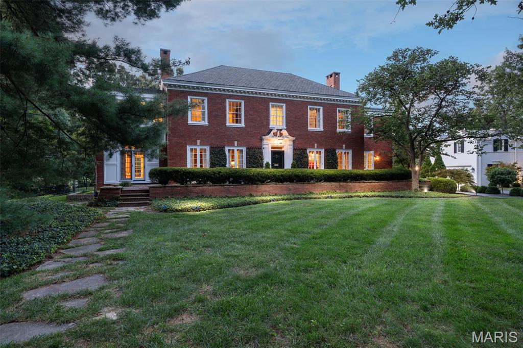 10 Fair Oaks Drive