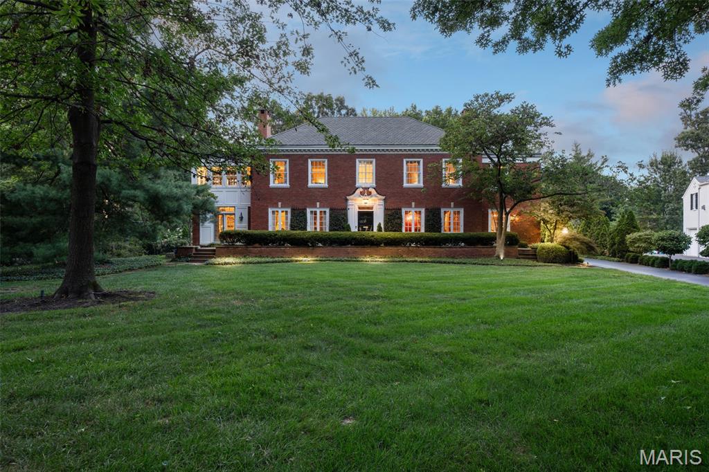 10 Fair Oaks Drive