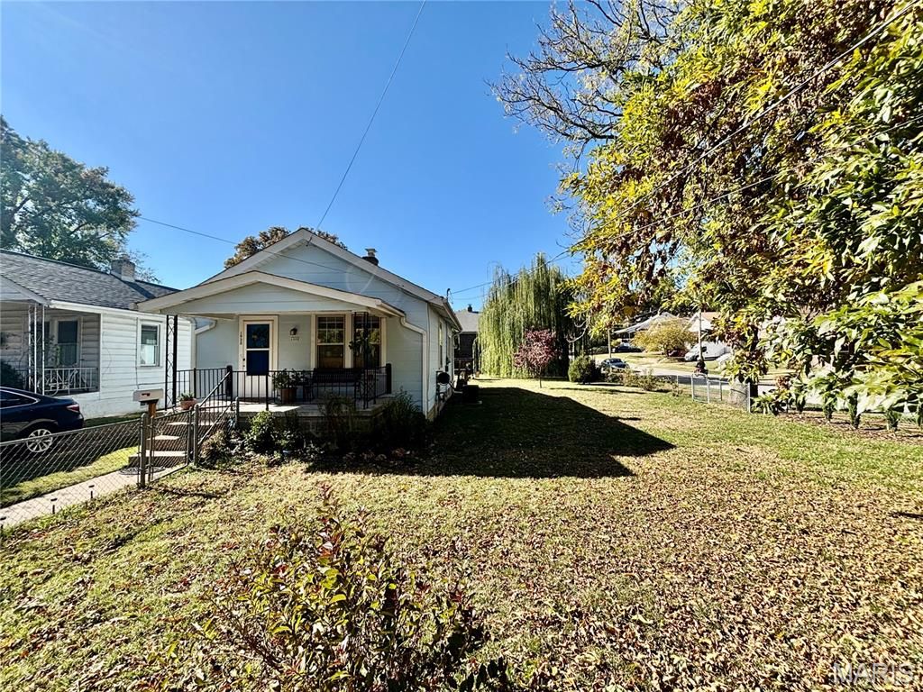 Photo of 1933 Blendon Place, St Louis, MO 63143 (MLS # 25073521)