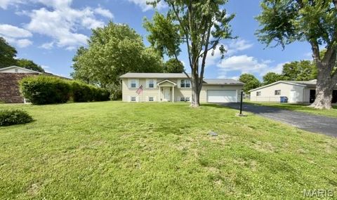 Tiny photo for 5 Milky Way Drive, St Charles, MO 63304 (MLS # 26030925)