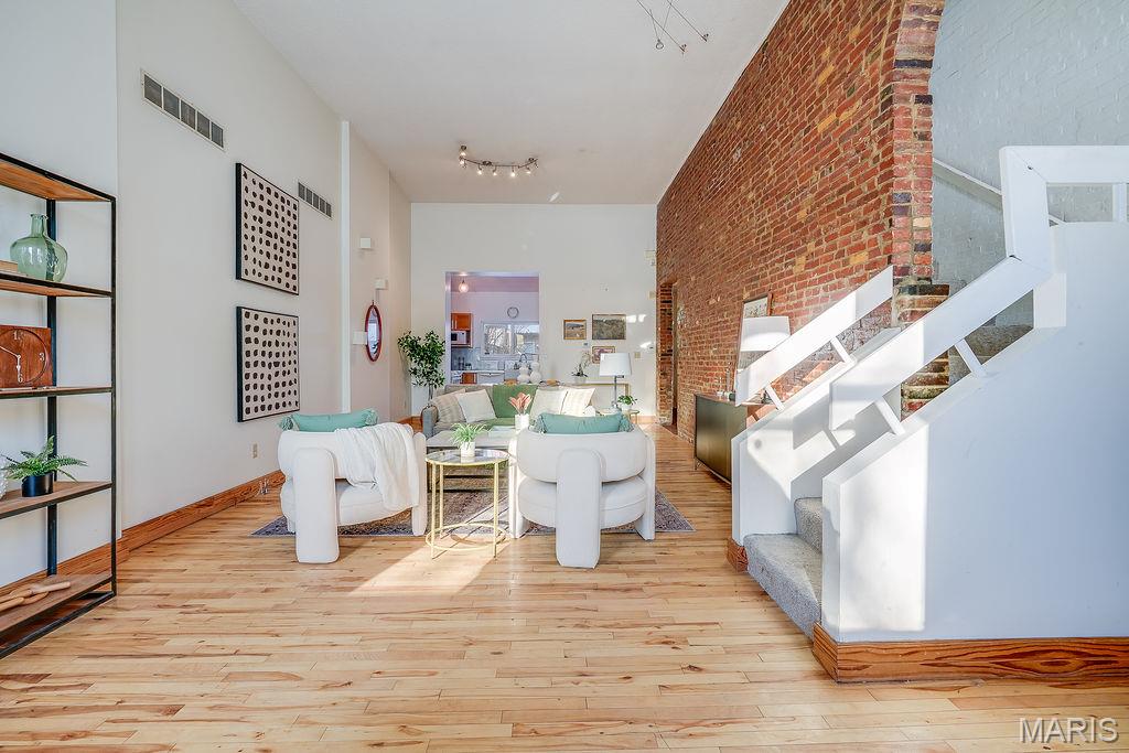 1021 Lafayette Avenue