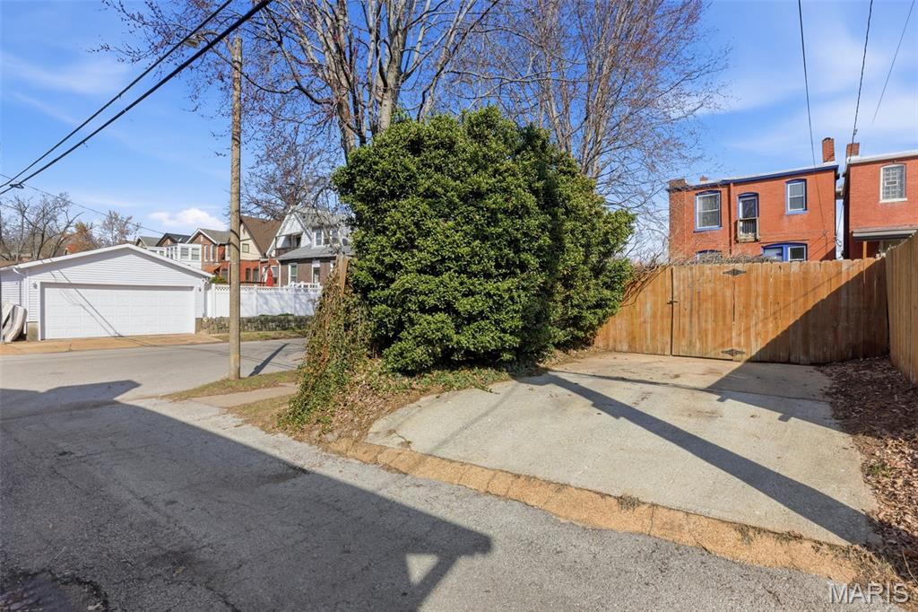 Russell Place Add - Residential