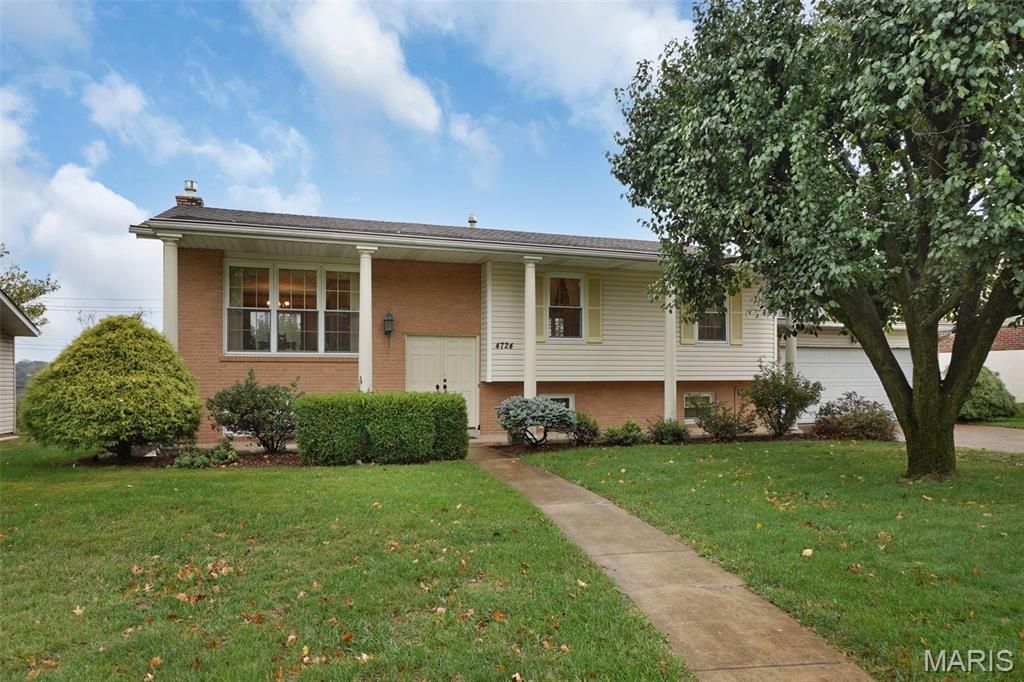 Photo of 4724 Tarlton Drive, St Louis, MO 63128 (MLS # 25072745)