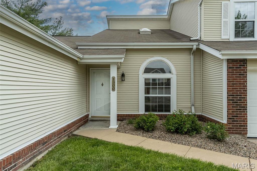 St Charles, Missouri 63303, United States, 1 Bedroom Bedrooms, ,2 BathroomsBathrooms,Residential,Active,122304