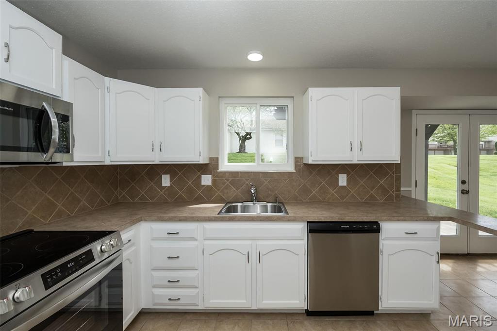 St Charles, Missouri 63303, United States, 1 Bedroom Bedrooms, ,2 BathroomsBathrooms,Residential,Active,122304