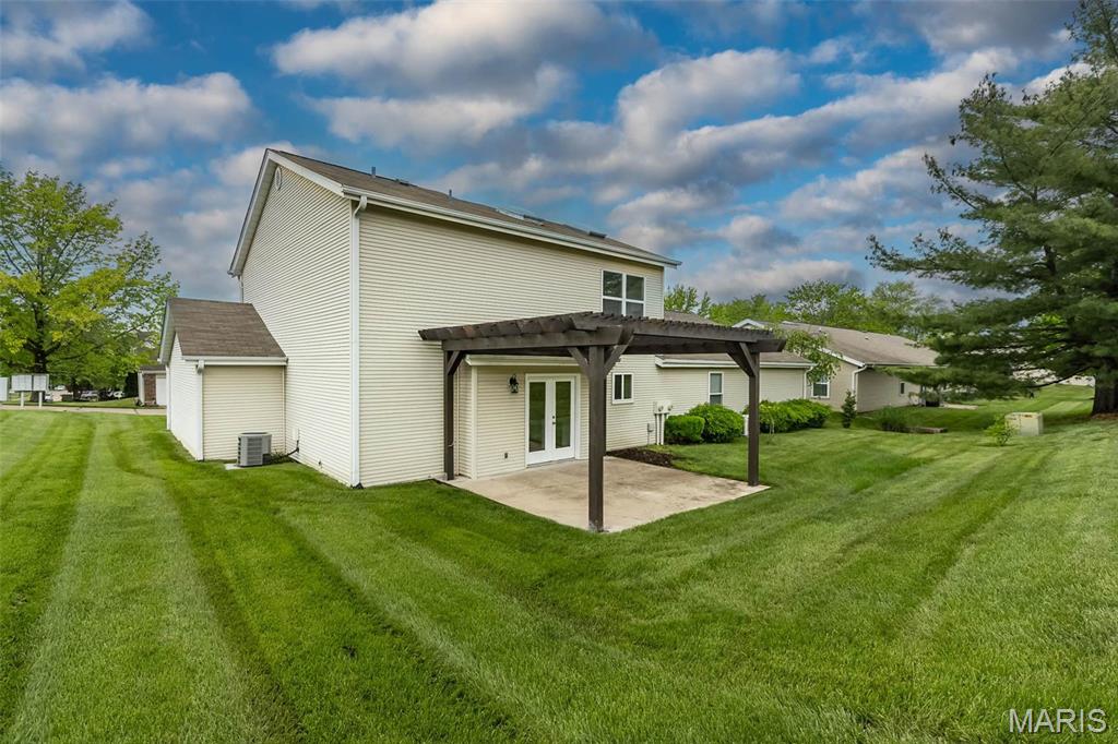 St Charles, Missouri 63303, United States, 1 Bedroom Bedrooms, ,2 BathroomsBathrooms,Residential,Active,122304