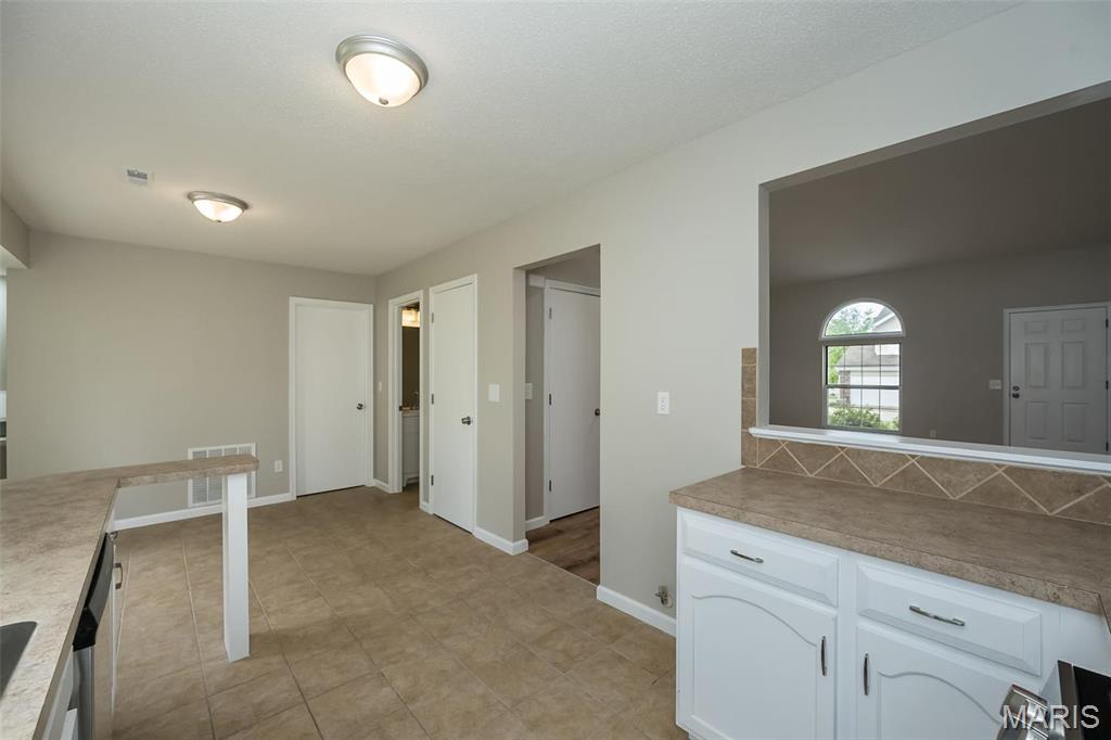 St Charles, Missouri 63303, United States, 1 Bedroom Bedrooms, ,2 BathroomsBathrooms,Residential,Active,122304