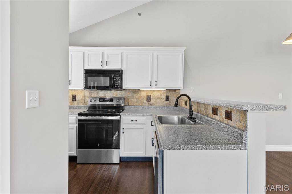 Arbor Creek Condo Three - Residential