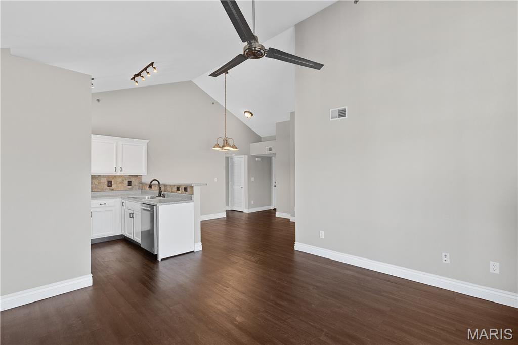 Arbor Creek Condo Three - Residential