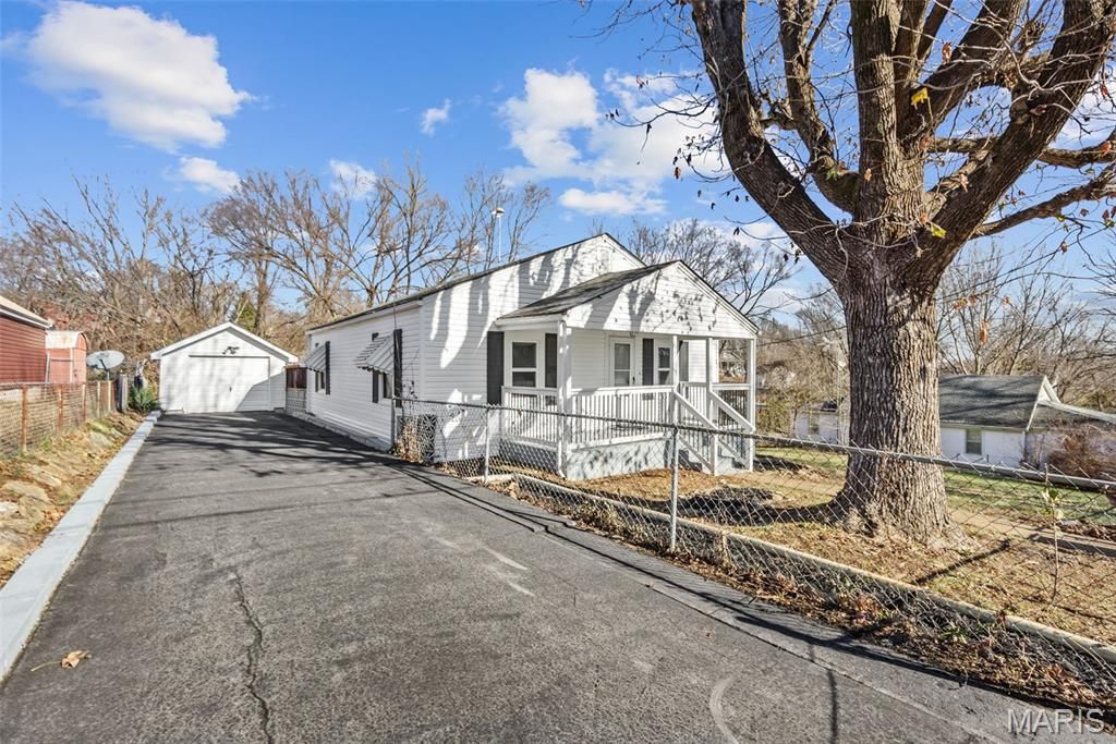 Photo of 301 E 9th Street, Leadwood, MO 63653 (MLS # 25079831)