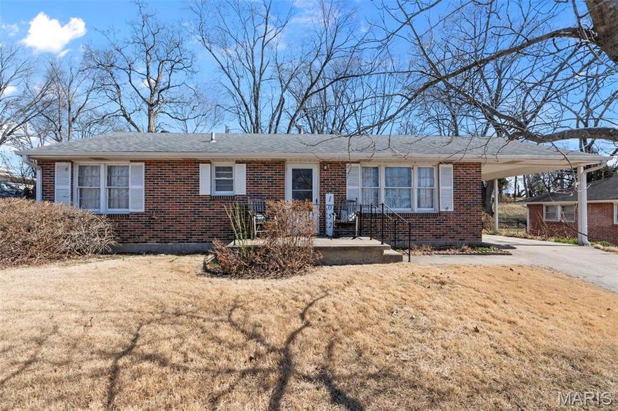 Located in a well established neighborhood in the heart of Cape Girardeau, this 3 bedroom, 1 bath home offers convenience, comfort, and a location that’s hard to beat. Situated within walking distance to Clippard Elementary School, this property is ideal for anyone looking to enjoy in town living with everyday amenities just minutes away. Plus, this home features a basement and shed for additional storage! Don’t miss your chance to own a home in such a convenient and sought-after location.