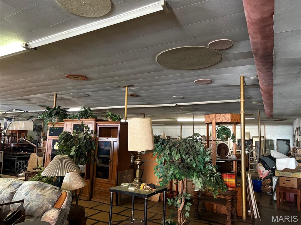 G W Smiths - Commercial Sale