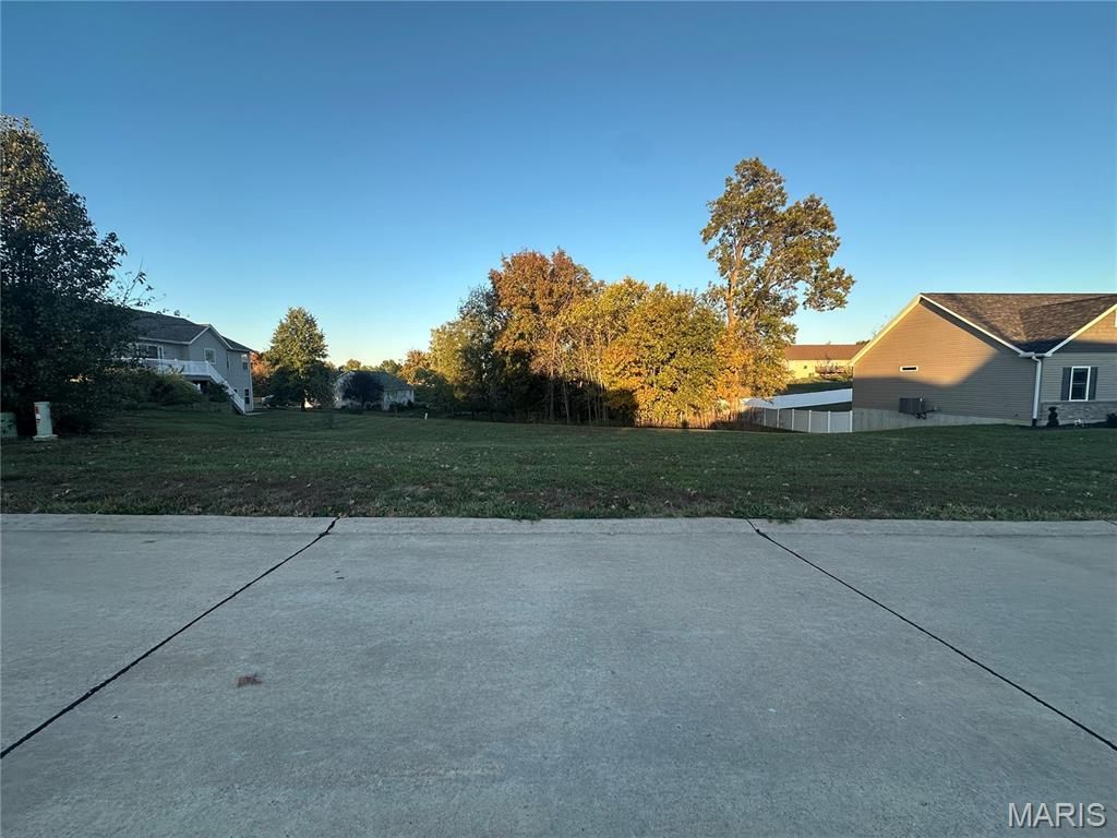 Photo of 513 Oakbluff Court, Troy, MO 63379 (MLS # 25070998)