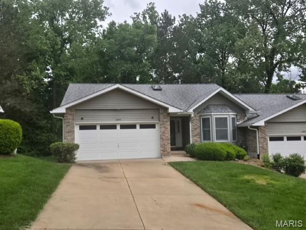 Photo of 3055 Oakmont Court, St Charles, MO 63301 (MLS # 26026262)
