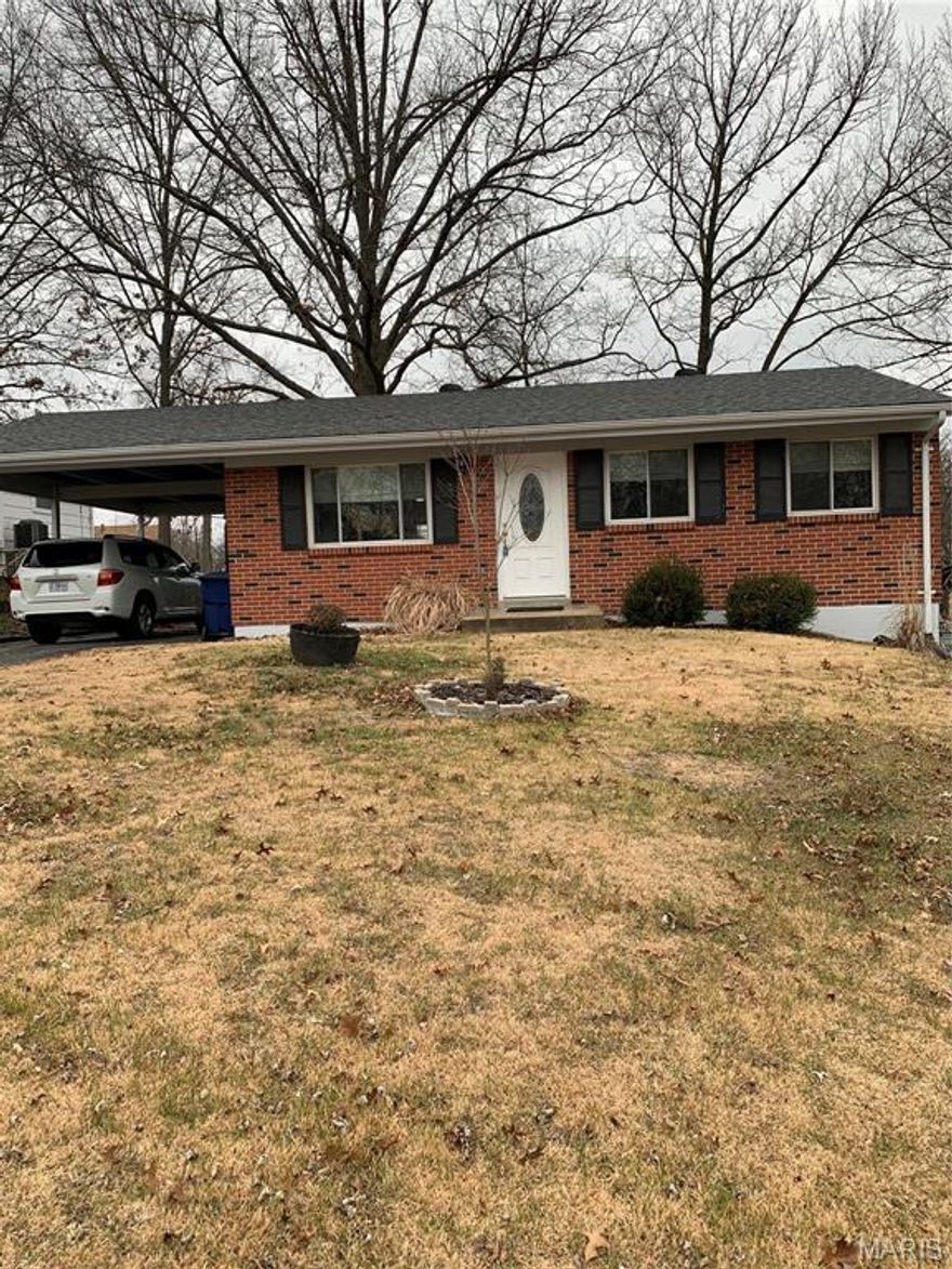 Very nice updated 2 bedroom, 1 full bath. Kitchen with appliances staying, breakfast bar, pantry, ceramic floor, washer and dryer staying, full basement, fenced yard, patio. 1 car carport. Rockwood Schools. Great location, close to everything. No Dogs.