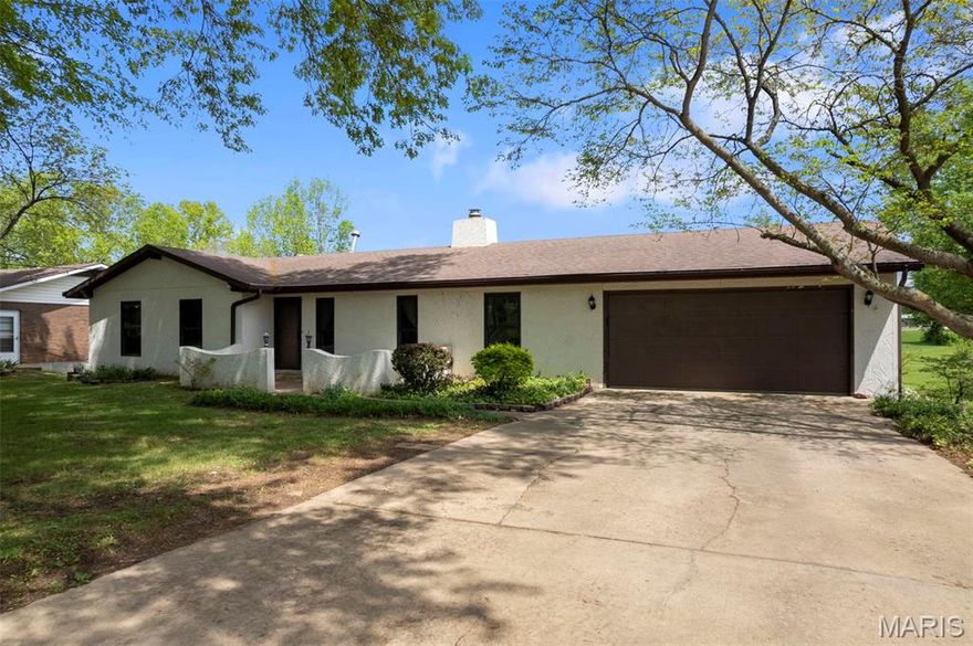 Located in a great neighborhood within the Jackson School District, this well-built home offers comfort, space, and functionality. The main level features 3 bedrooms, a cozy wood-burning fireplace, and a kitchen with granite countertops, perfect for everyday living and entertaining.

Downstairs, the walk-out basement expands your living space with a theater room, bonus room, and an additional bedroom, ideal for guests or flexible use. You’ll also appreciate the large shop area in the basement, perfect for storage, hobbies, or a workspace.

As an added bonus, the seller is offering a $5,000 allowance for deck repairs, giving you the opportunity to customize the outdoor space to your liking.

Don’t miss this great home in a desirable location, schedule your showing today!