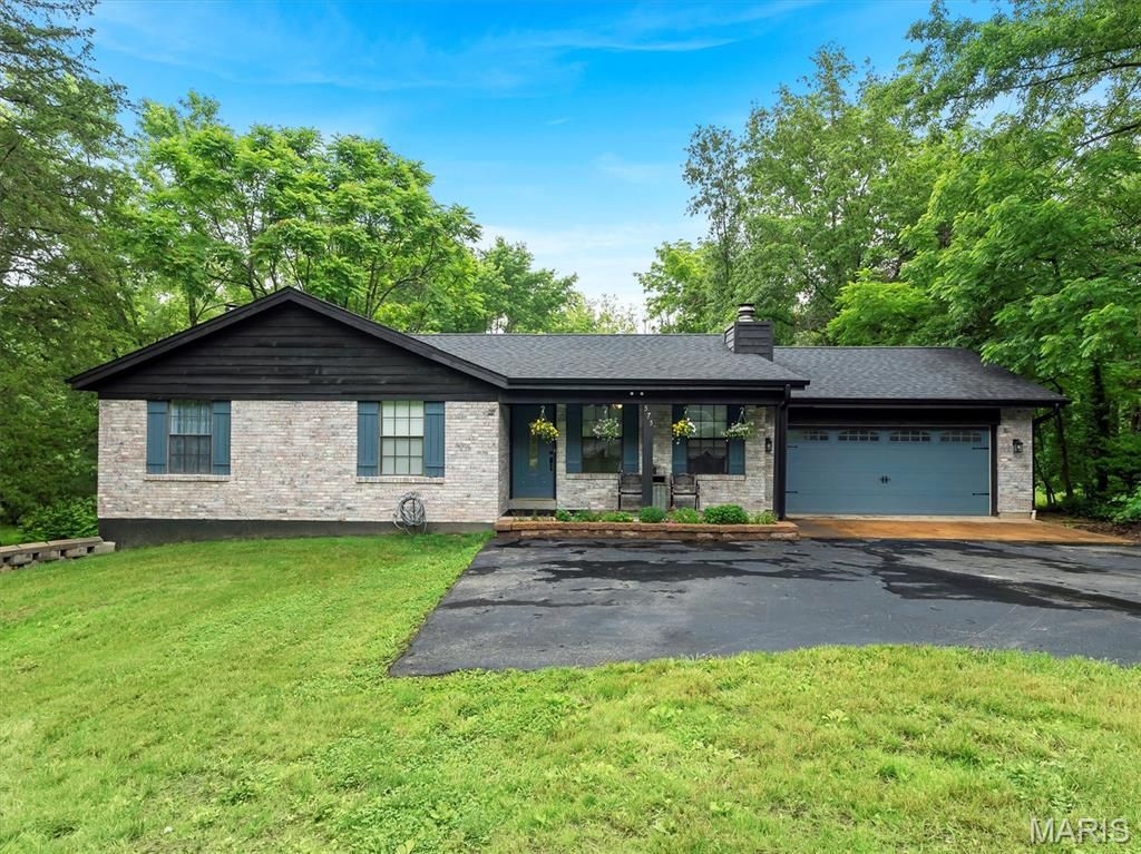 Photo of 575 E Villa Ridge Road, Villa Ridge, MO 63089 (MLS # 26020508)