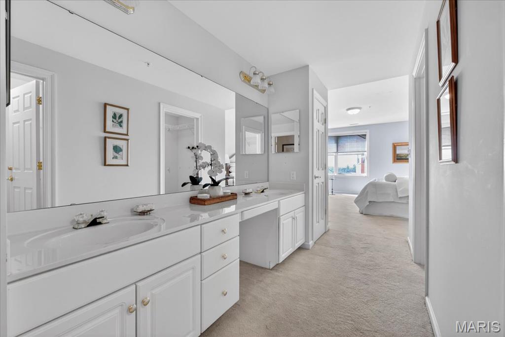 Claytonian A Condo Amd - Residential