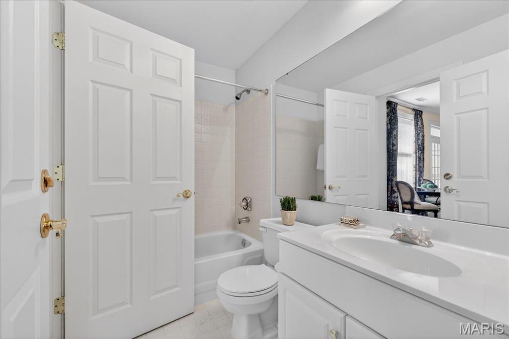 Claytonian A Condo Amd - Residential