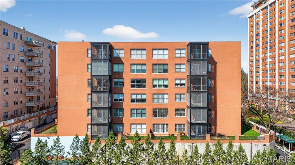 Claytonian A Condo Amd - Residential