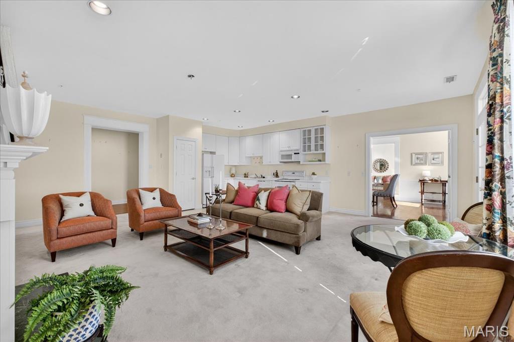 Claytonian A Condo Amd - Residential