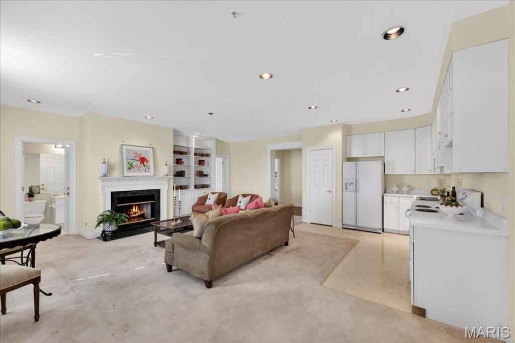 Claytonian A Condo Amd - Residential