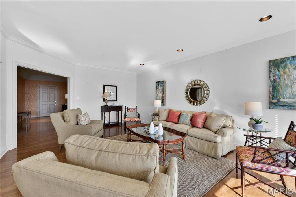 Claytonian A Condo Amd - Residential