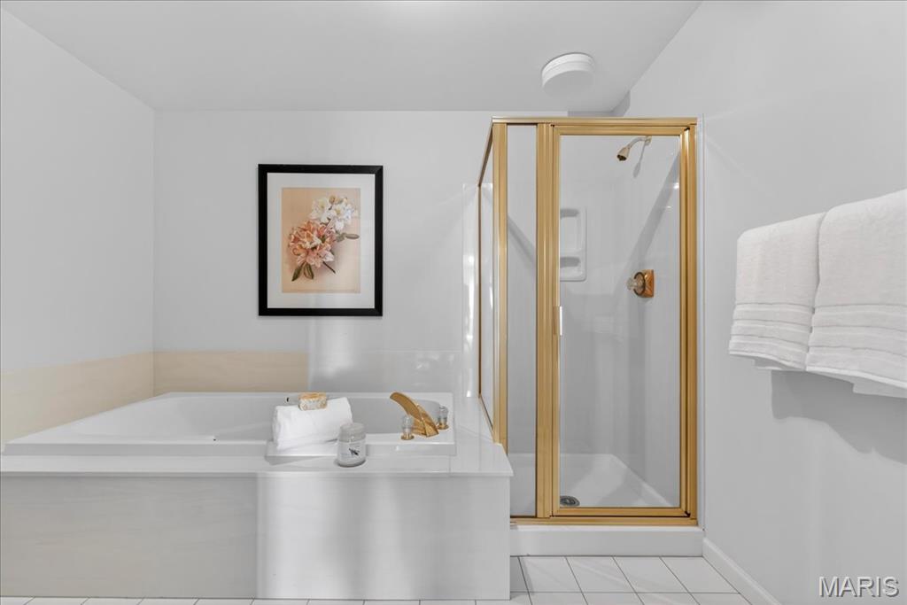 Claytonian A Condo Amd - Residential