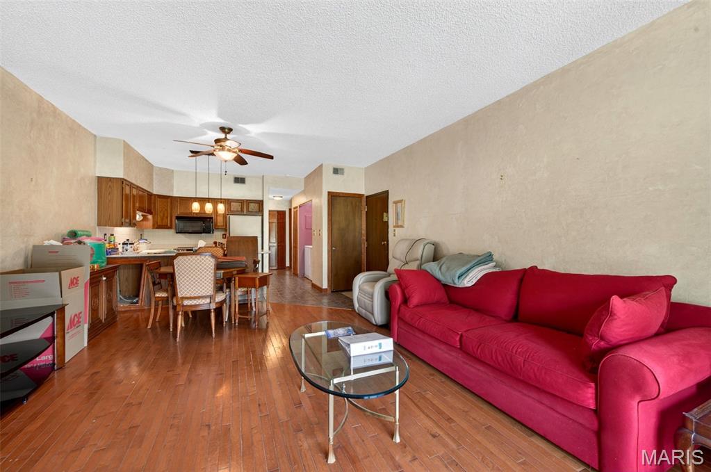 Creve Coeur Station Condo - Residential