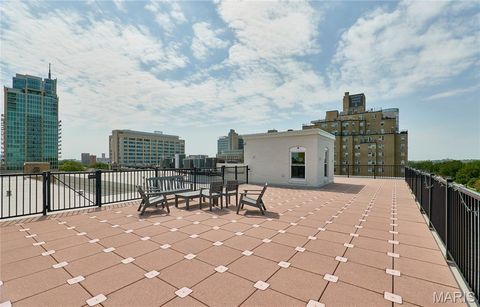 Tiny photo for 10 N Kingshighway Boulevard #2CS, St Louis, MO 63108 (MLS # 26030196)