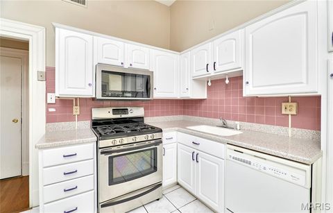 Tiny photo for 10 N Kingshighway Boulevard #2CS, St Louis, MO 63108 (MLS # 26030196)