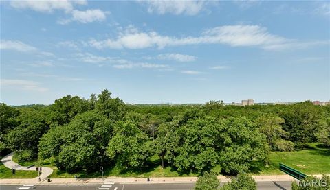 Tiny photo for 10 N Kingshighway Boulevard #2CS, St Louis, MO 63108 (MLS # 26030196)