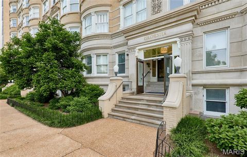 Tiny photo for 10 N Kingshighway Boulevard #2CS, St Louis, MO 63108 (MLS # 26030196)