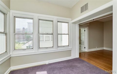 Tiny photo for 10 N Kingshighway Boulevard #2CS, St Louis, MO 63108 (MLS # 26030196)