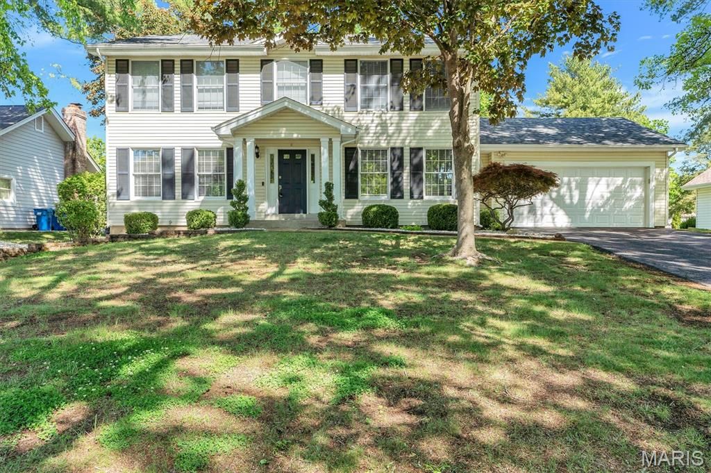 Photo of 15355 Highcroft Drive, Chesterfield, MO 63017 (MLS # 26022336)