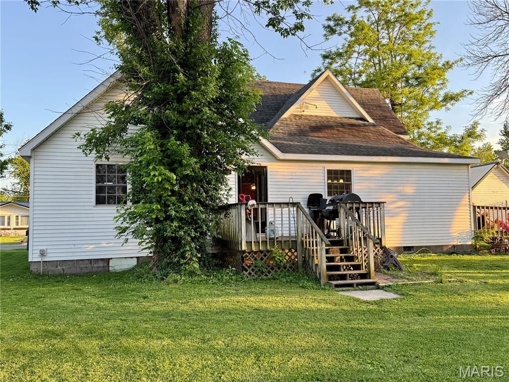Photo of 402 W Main Street, Shelbyville, MO 63469 (MLS # 26032132)