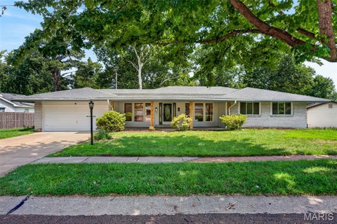 Photo of 13009 Musket Court, Unincorporated, MO 63146 (MLS # 26044094)