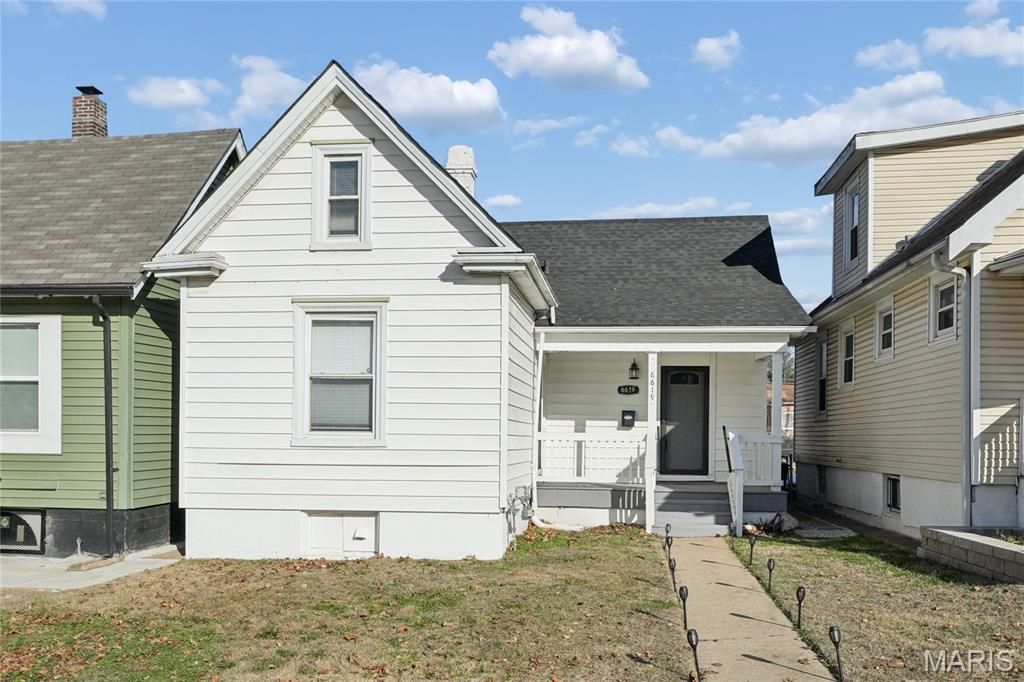 Photo of 6619 Etzel Avenue, University City, MO 63130 (MLS # 25080004)