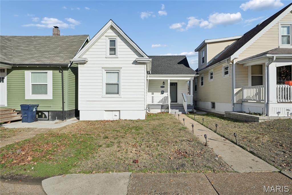 Photo of 6619 Etzel Avenue, University City, MO 63130 (MLS # 25080004)