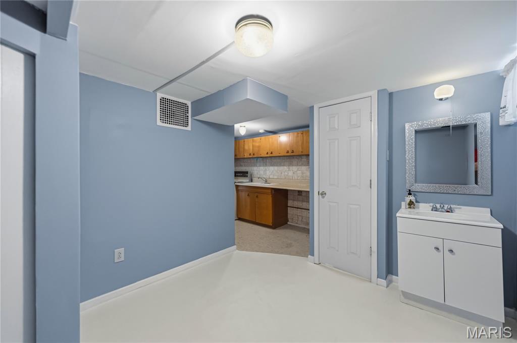 Sarah J Loonam Lands - Residential
