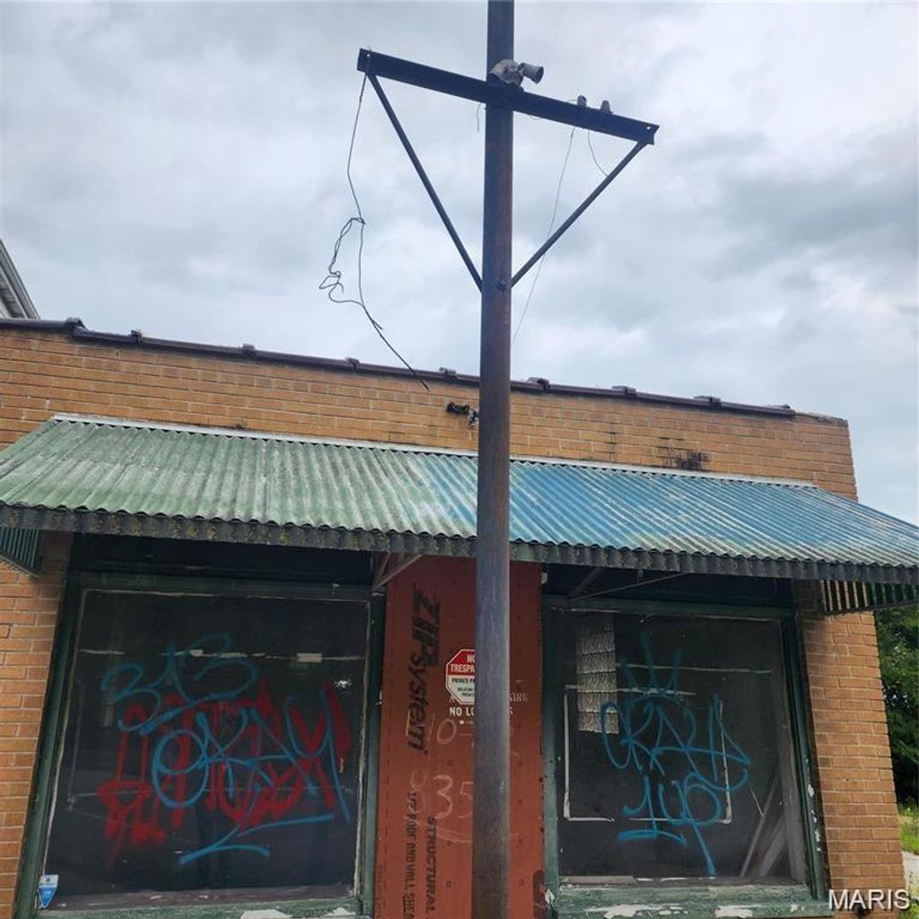 Photo of 8352 Halls Ferry Road, St Louis, MO 63147 (MLS # 26020214)