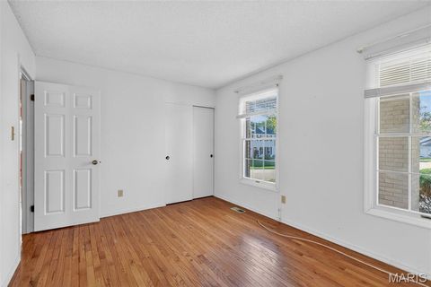 Tiny photo for 2202 White Cedar Court, Chesterfield, MO 63017 (MLS # 25074948)