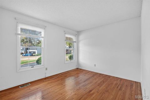 Tiny photo for 2202 White Cedar Court, Chesterfield, MO 63017 (MLS # 25074948)