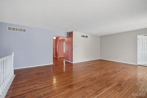 Tiny photo for 2202 White Cedar Court, Chesterfield, MO 63017 (MLS # 25074948)