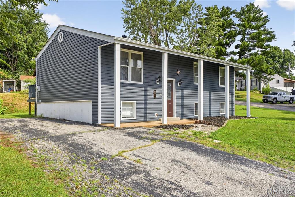 871 Alan Drive
