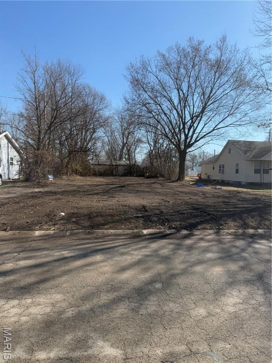 Residential lot located inside the city limits and ready for your new home! The property is cleared and offers a great opportunity to build with easy access to city amenities, schools, and shopping.